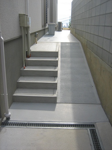 犬走り 施工後 コンクリート舗装　スロープ　階段