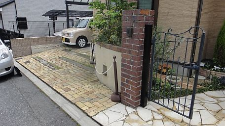 古レンガ敷きがいい味出てました。