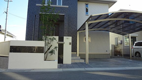 50角タイルがいい感じです。 50角タイルがいい感じです。