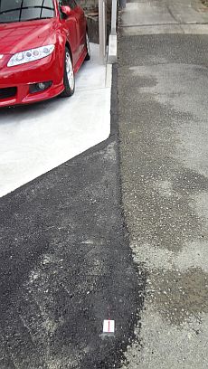 駐車スペース側面側。