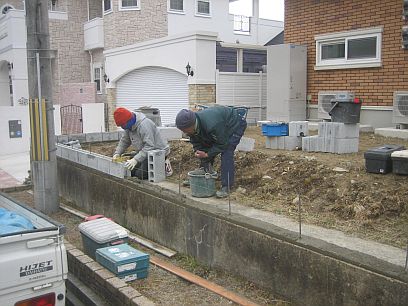 ブロック積1段目。
