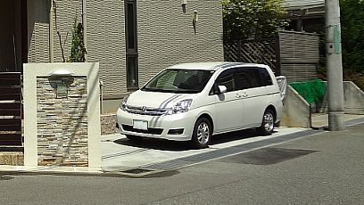 駐車スペース。 駐車スペース。