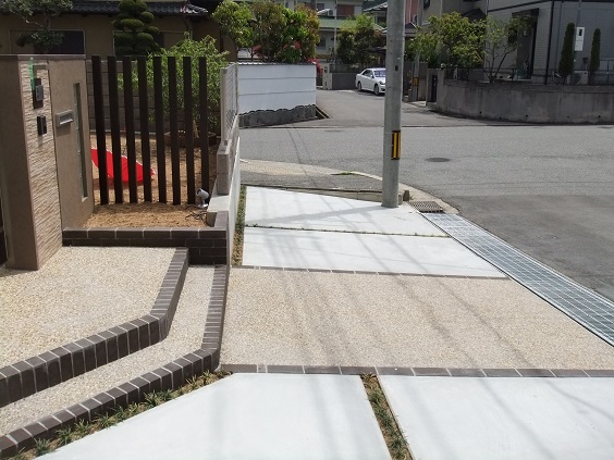 駐車場土間コンクリート　アプローチ　洗い出し舗装　神戸市