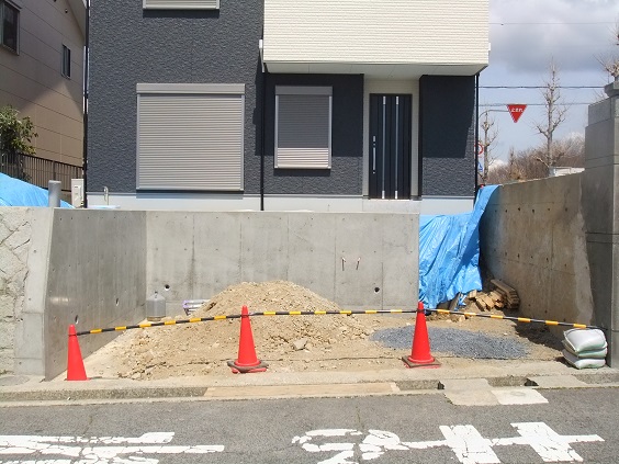 外構工事　施工前　駐車場　神戸市