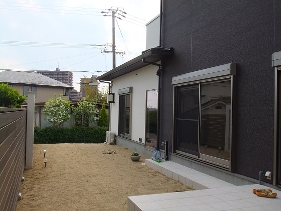 ポーチテラス　シンプルスタイル 独立（壁寄せ）タイプ　施工前　神戸市
