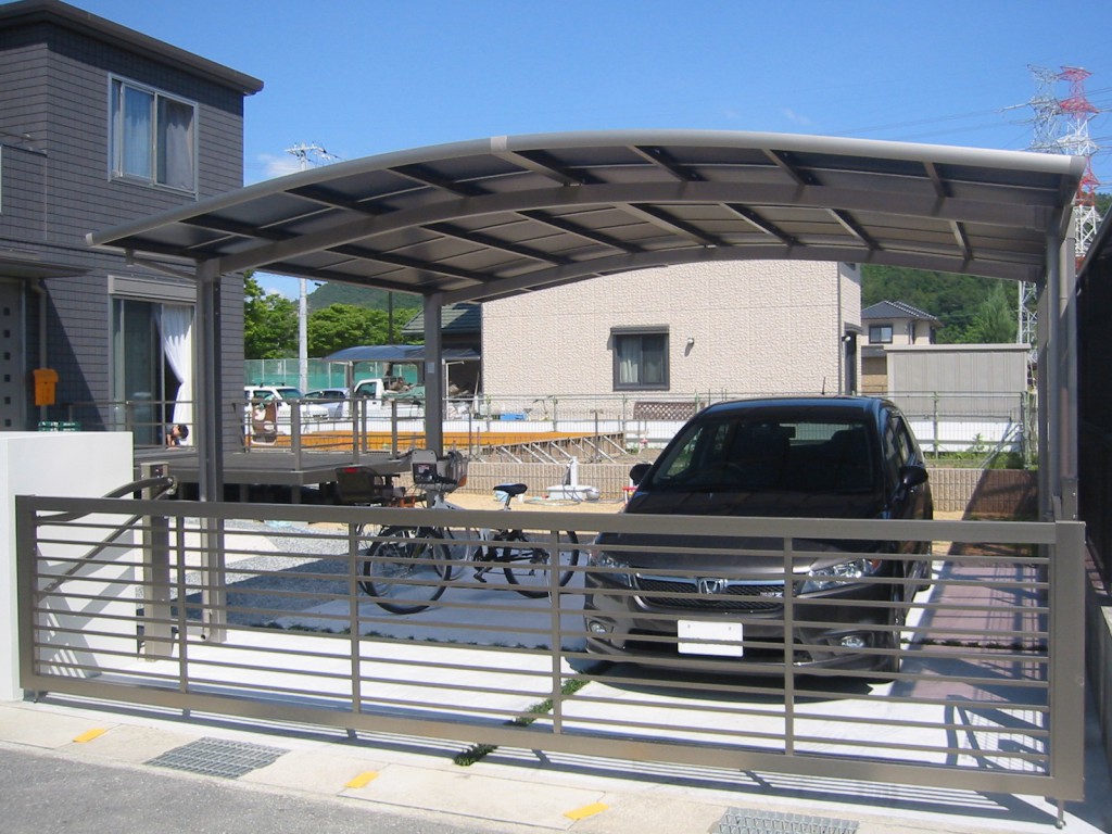 おすすめのプライベート商品のご紹介 駐車スペースシャッター編 かんたん庭レシピ