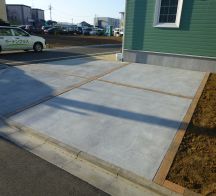 新築駐車場のコンクリート舗装が完成しました！
