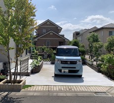 見違えるほどすっきりした駐車スペースリフォーム