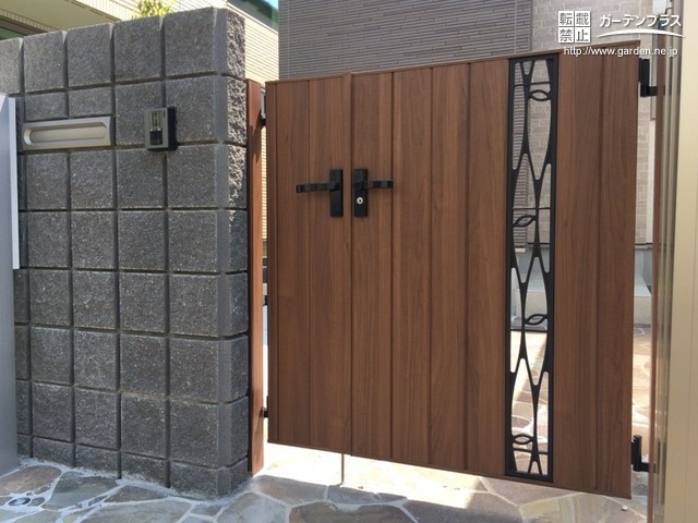 少し豊富な贈り物 鋳物門扉 <br>LIXIL リクシル TOEX <br>キャスグレード 双樹 そうじゅ <br>両開き 柱使用 <br>08-12 扉1枚寸法800×1,250 <br>本体 取っ手 取手 セット <br>ガーデン DIY 塀 壁 囲い 境界 屋外