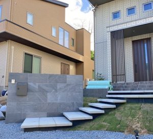 【神戸店】ななめの浮遊階段がスタイリッシュな新築外構工事
