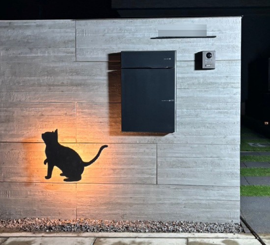 猫好きさん必見の外構デザインです！猫モチーフに囲まれた施工例をご紹介
