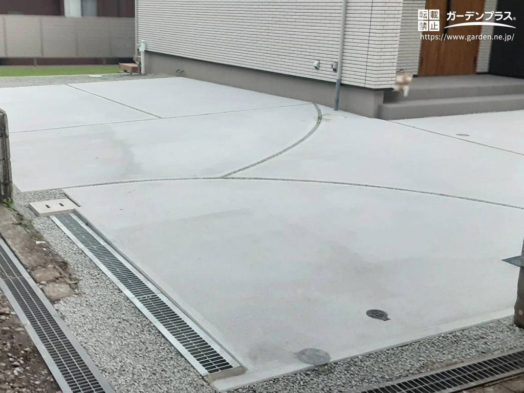 転回しやすいL字型駐車スペースにこだわった新築外構