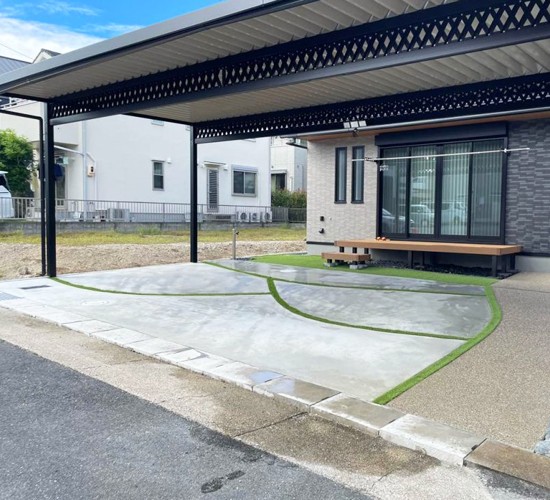 おしゃれな駐車場には人工芝を！土間コンクリートの目地デザインのご参考に♪〜前編〜