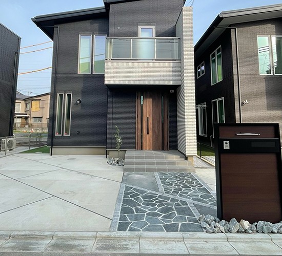 価格以上の満足度を。シンプルを極めて上質を纏う「アーバンラグジュアリー」な新築外構