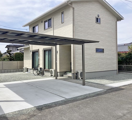 上下2方道路の新築！駐車場を中心に考える戸建ての外構計画のヒント