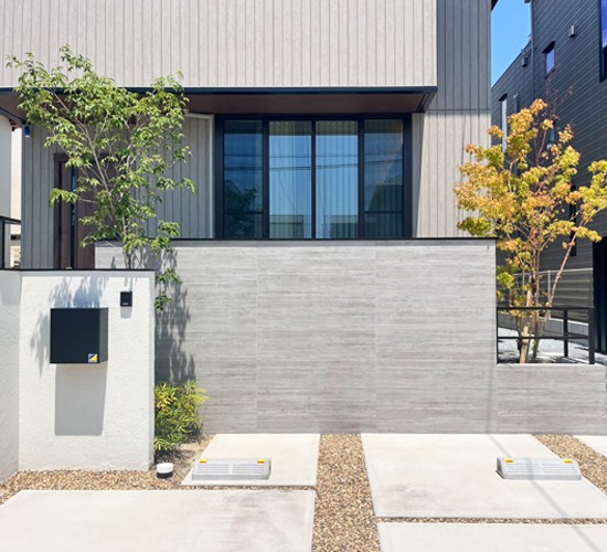 褒められるオープン外構の目隠し！建物との統一感を意識したリフォーム工事