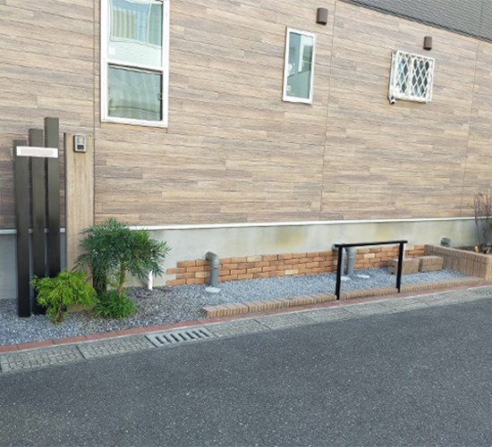 花壇を活用しておしゃれに変身！戸建ての自転車置き場リフォームアイデア