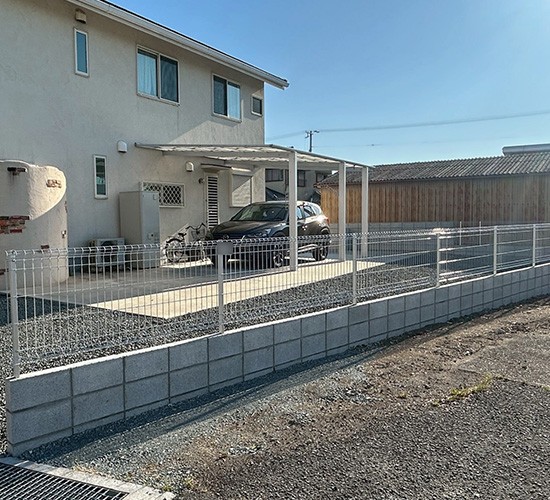 朽ちてきた木製フェンスをリフォーム!イメージを一新した施工例をご紹介