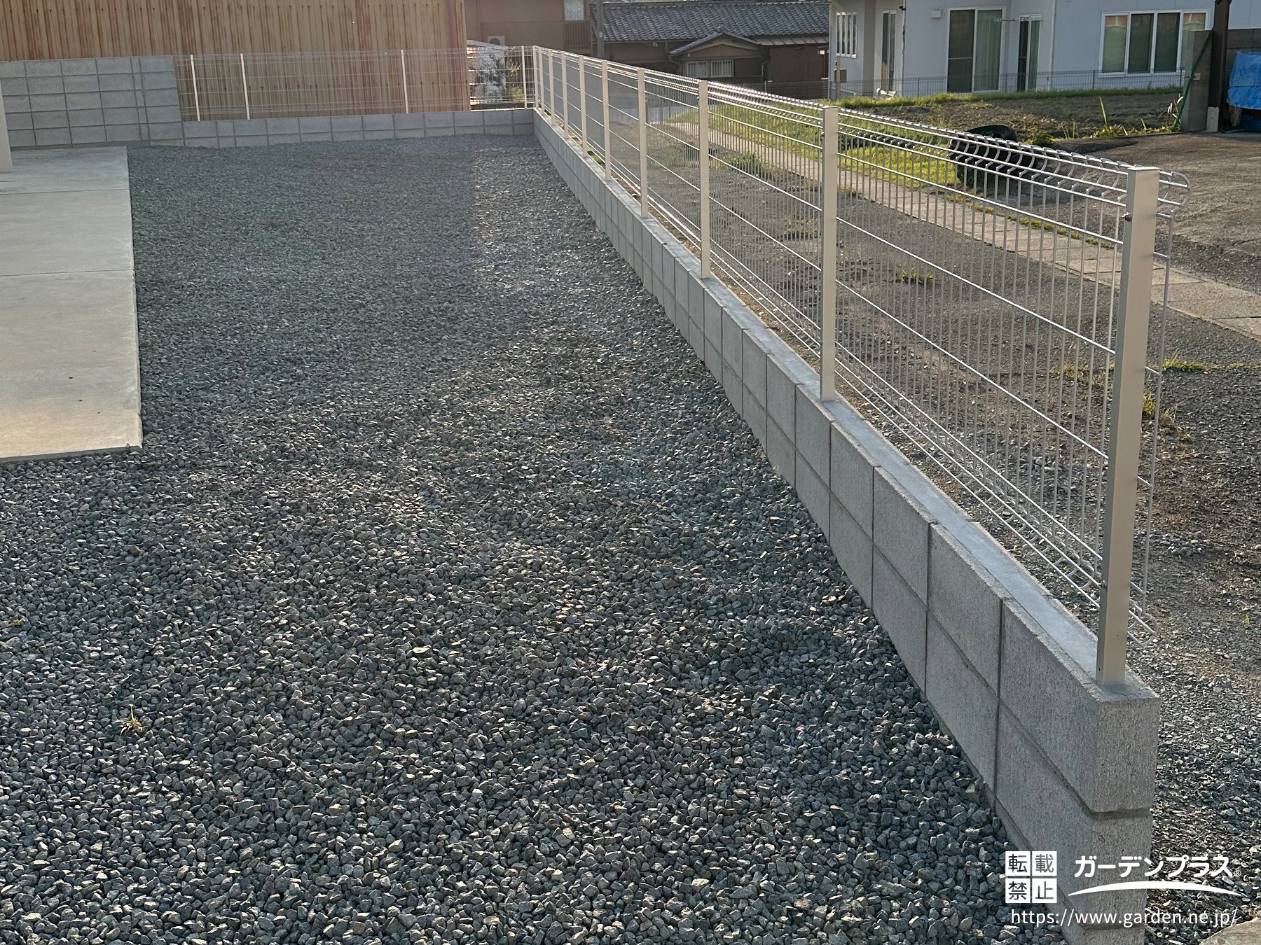 ローメンテナンスなフェンス