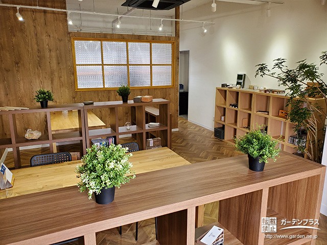 東大阪店・店内