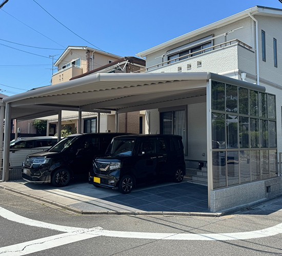 隅切り角地外構は「異形カーポート」で決まり!目隠しも叶えるカーポートの施工例