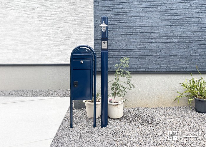 お住まいのアクセントに!おしゃれなヨーロピアンカラーの宅配ボックス付きポスト&門柱を設置しました♪