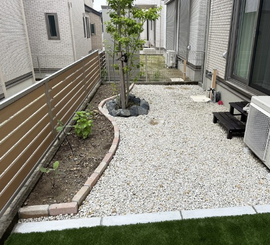 ガーデニングもできるおしゃれな砂利の庭へリフォーム工事