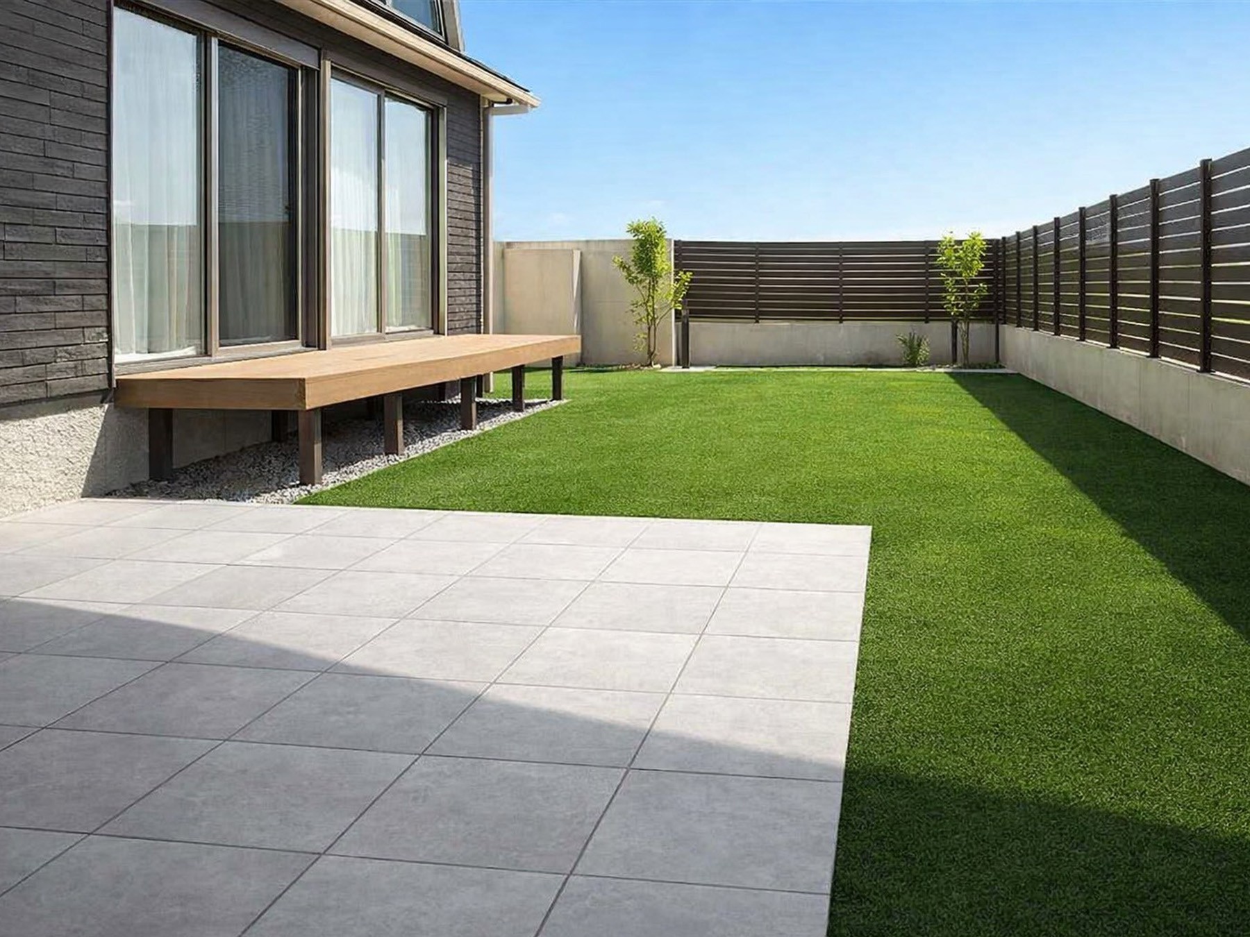 人工芝敷きのお庭