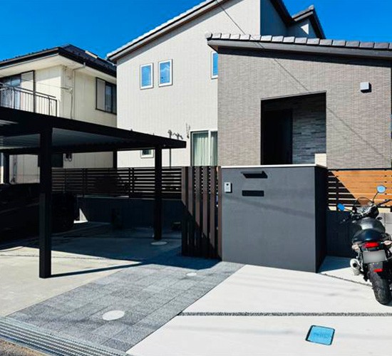 造作門柱が玄関前をおしゃれに演出!スタイリッシュな建物に合う新築外構工事です