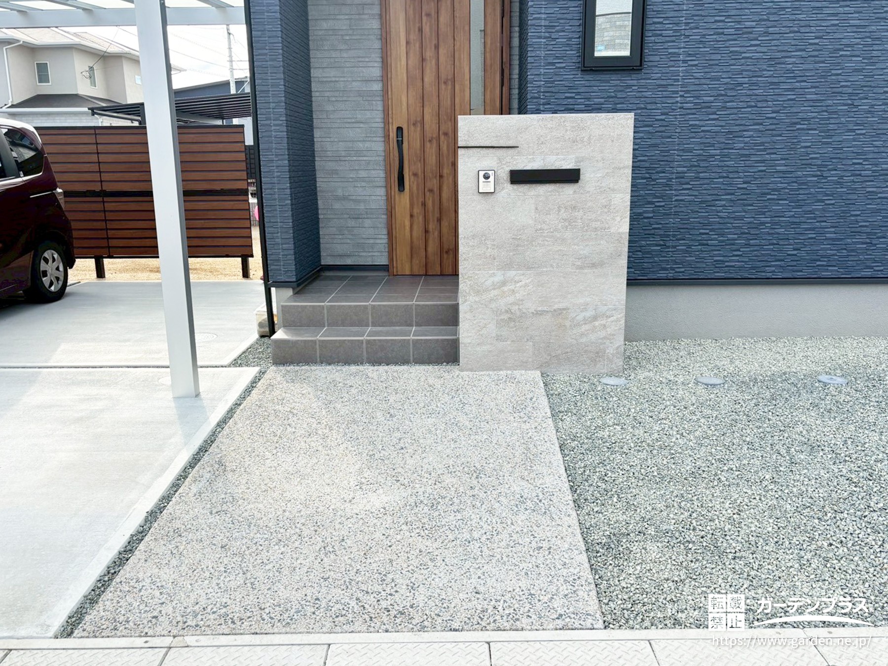 アプローチ・門柱まわり