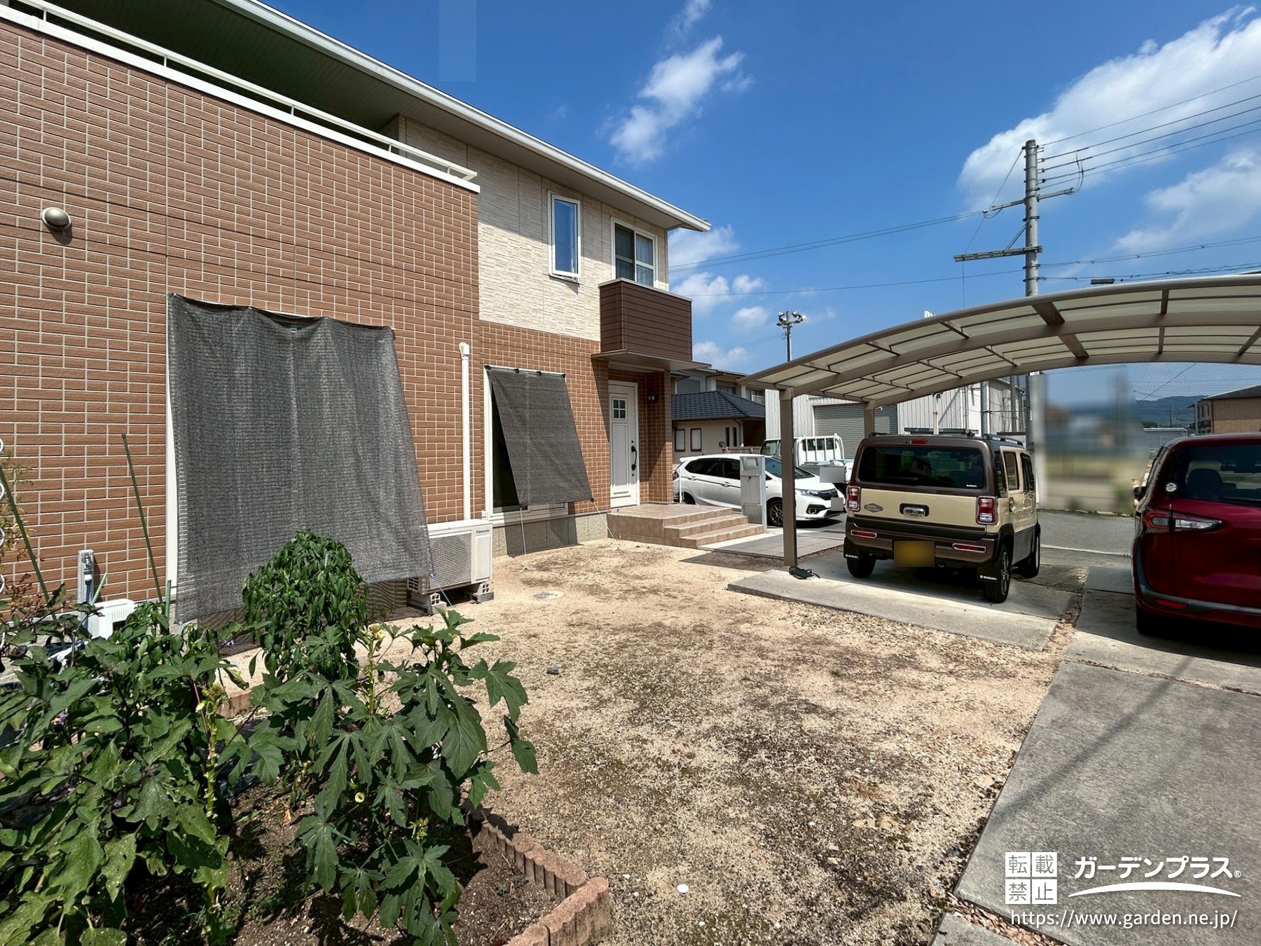 土のままのお庭