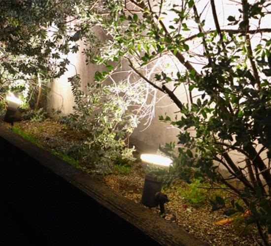 知らないと損する?戸建ての外構をおしゃれにするガーデンライト~実践編~