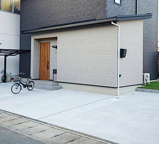 シンプルな中にも工夫を。ローメンテナンスな新築外構プラン