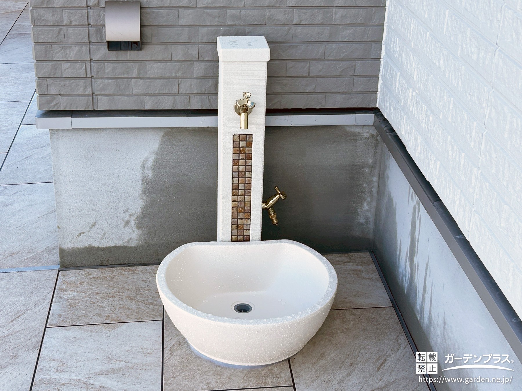 上品なデザインの立水栓