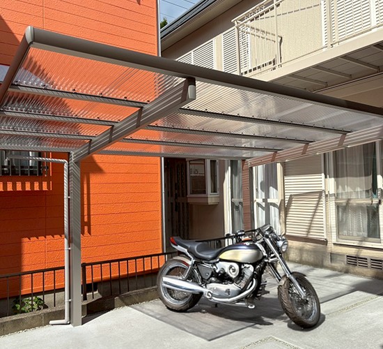 庭をバイク置き場に！玄関ポーチの段差をスロープへリフォームし、中庭をバイクメンテナンス空間へ