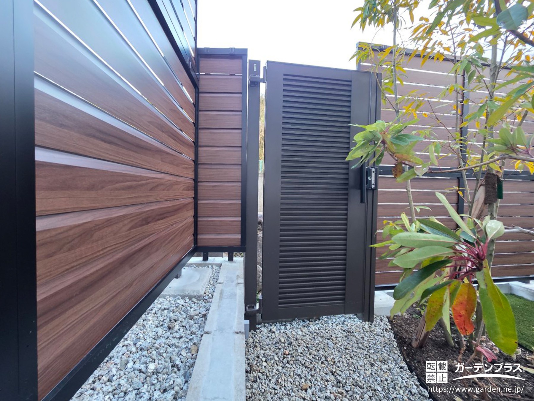 追加フェンスで視線対策と防犯対策