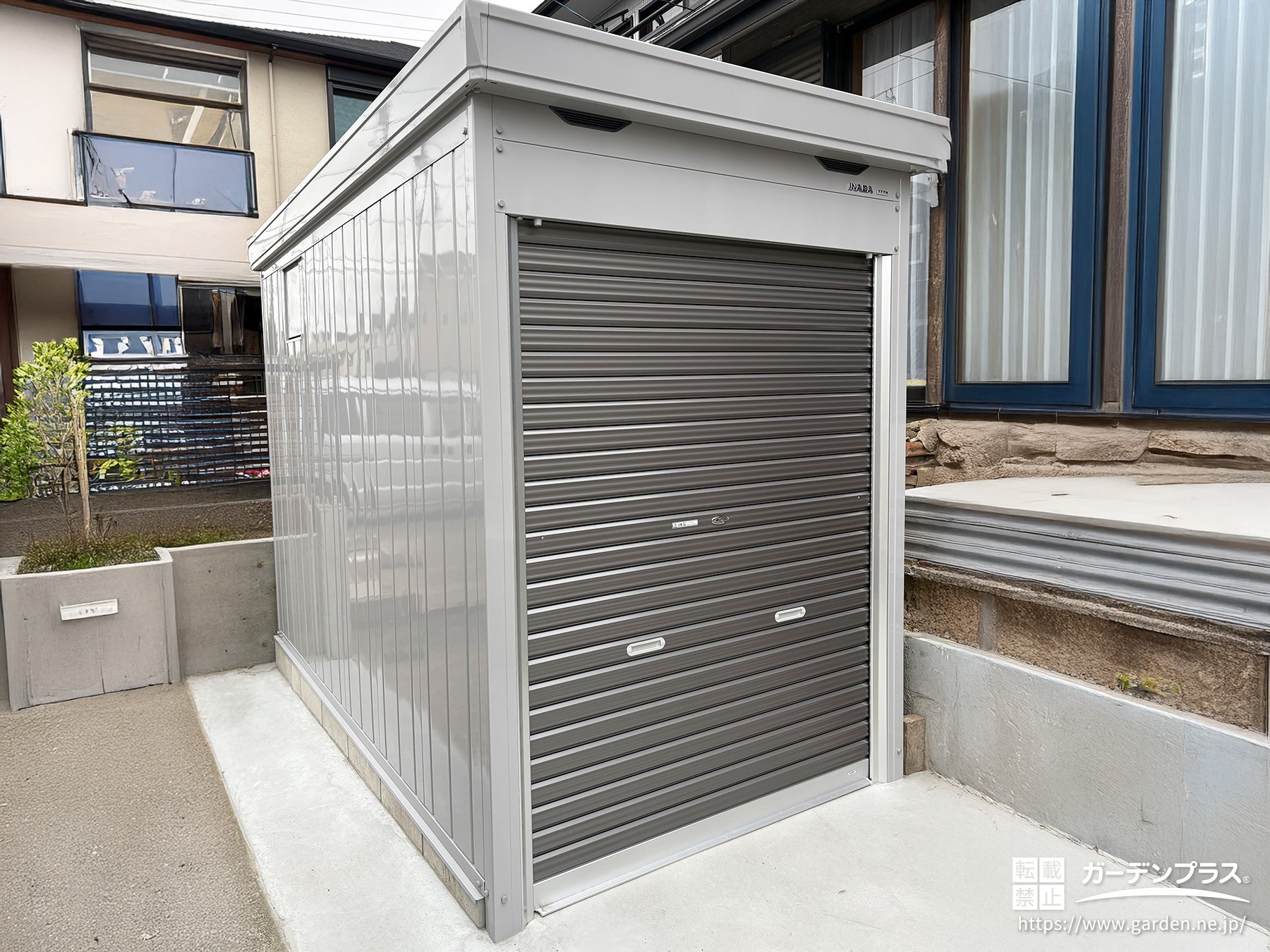 バイクガレージを後付け!土間コンクリートと電気工事にこだわった「秘密基地」リフォーム事例