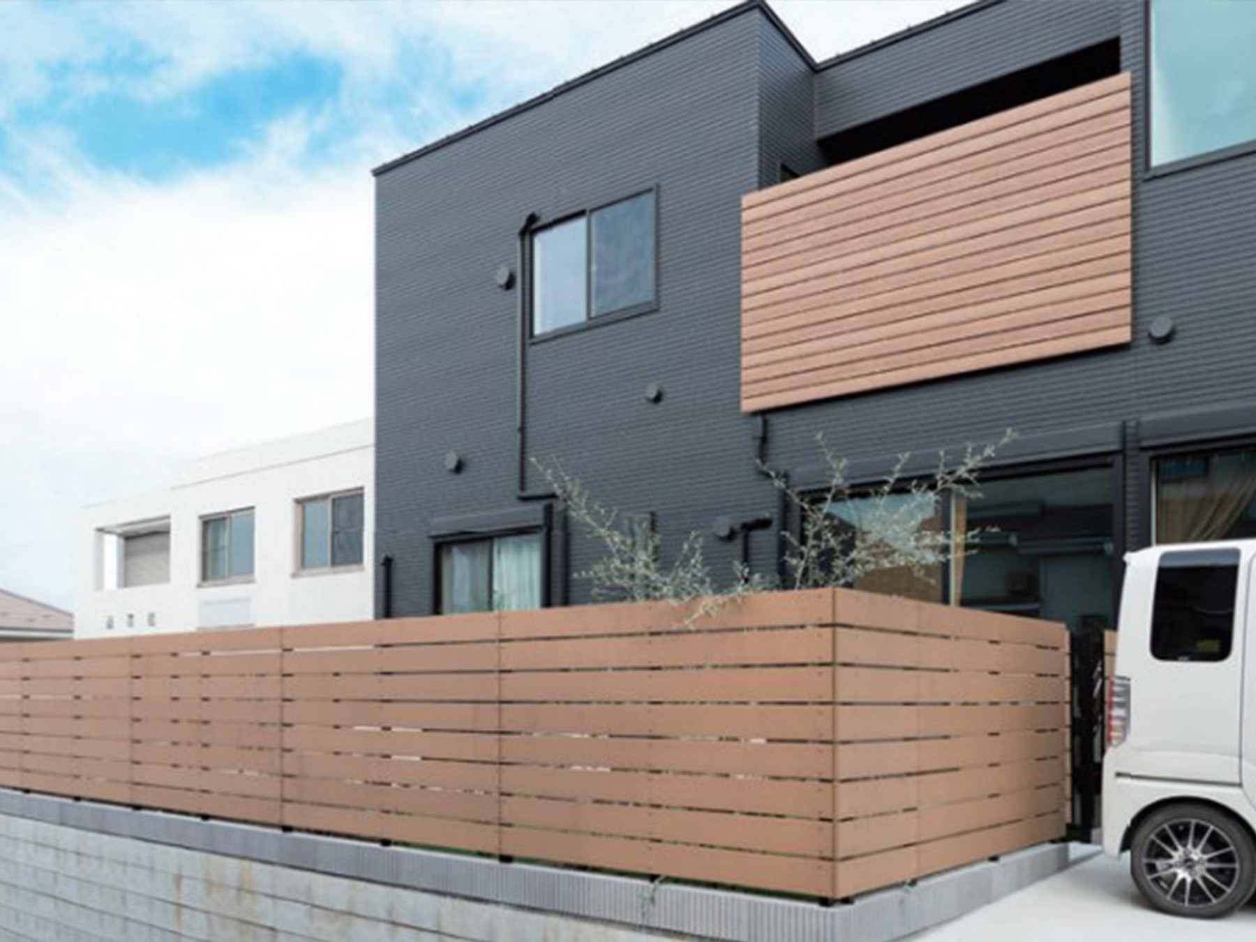 フェンスで囲いワンちゃんの脱走を防止