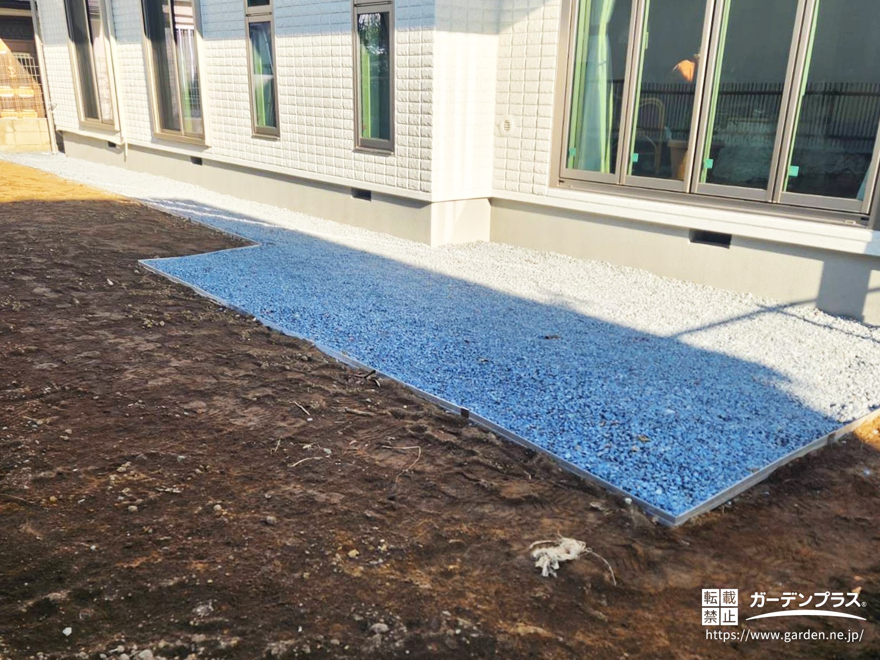 ウッドデッキを設置する前の掃き出し窓前