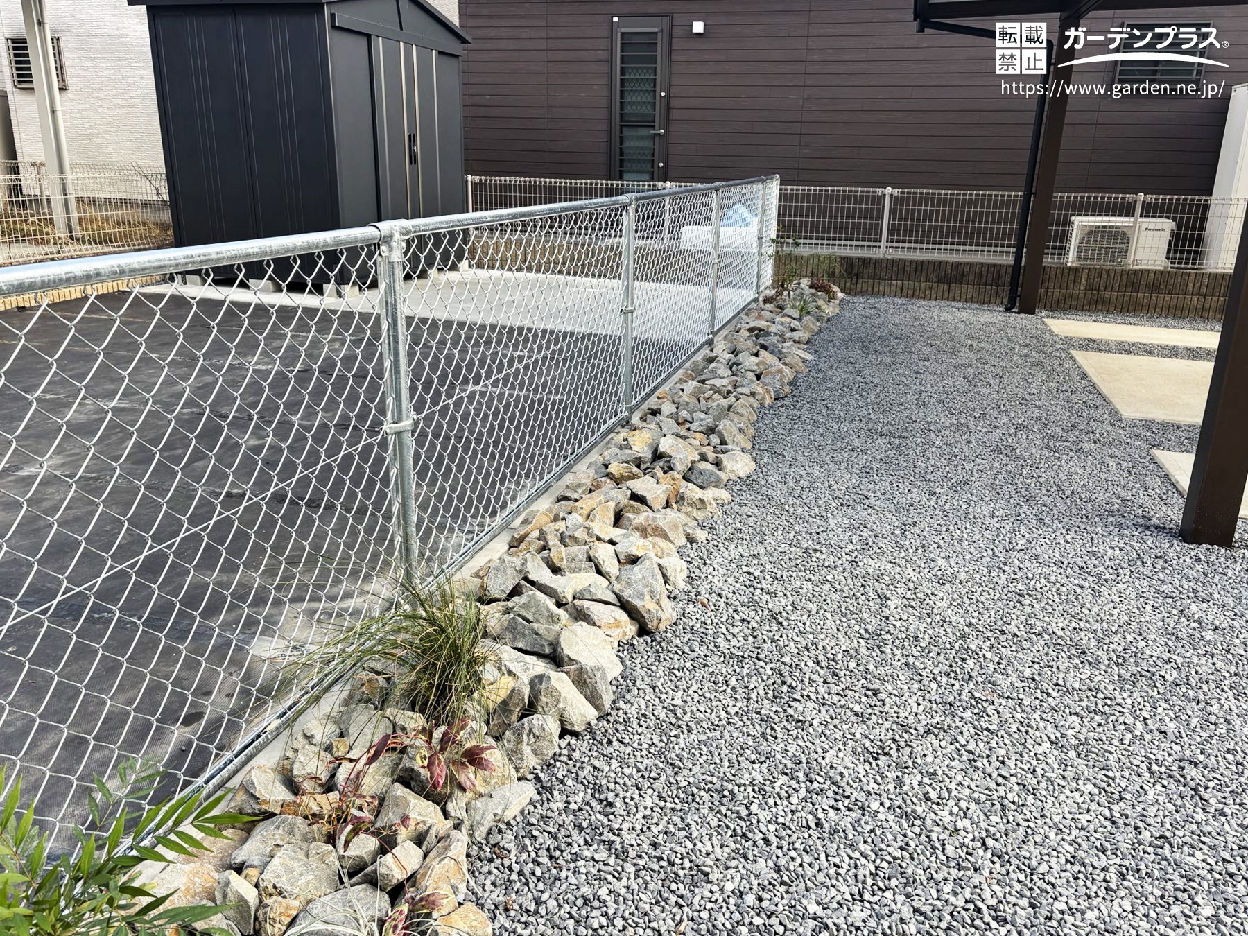 PCフェンスで囲ったドッグラン