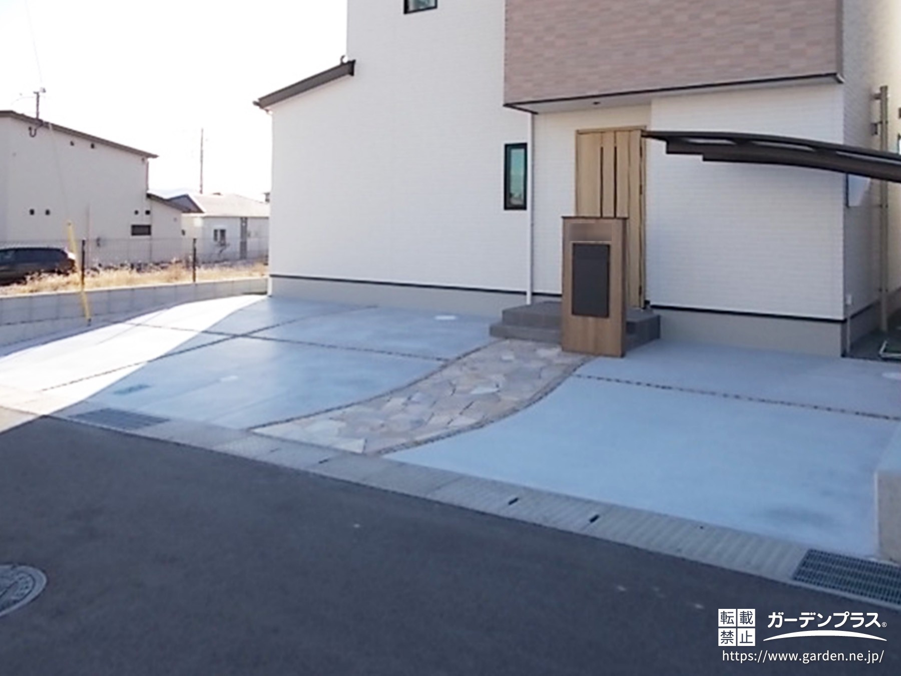 「ただいま」が楽しみになる外構!曲線のアプローチがポイントとなる新築外構をご紹介