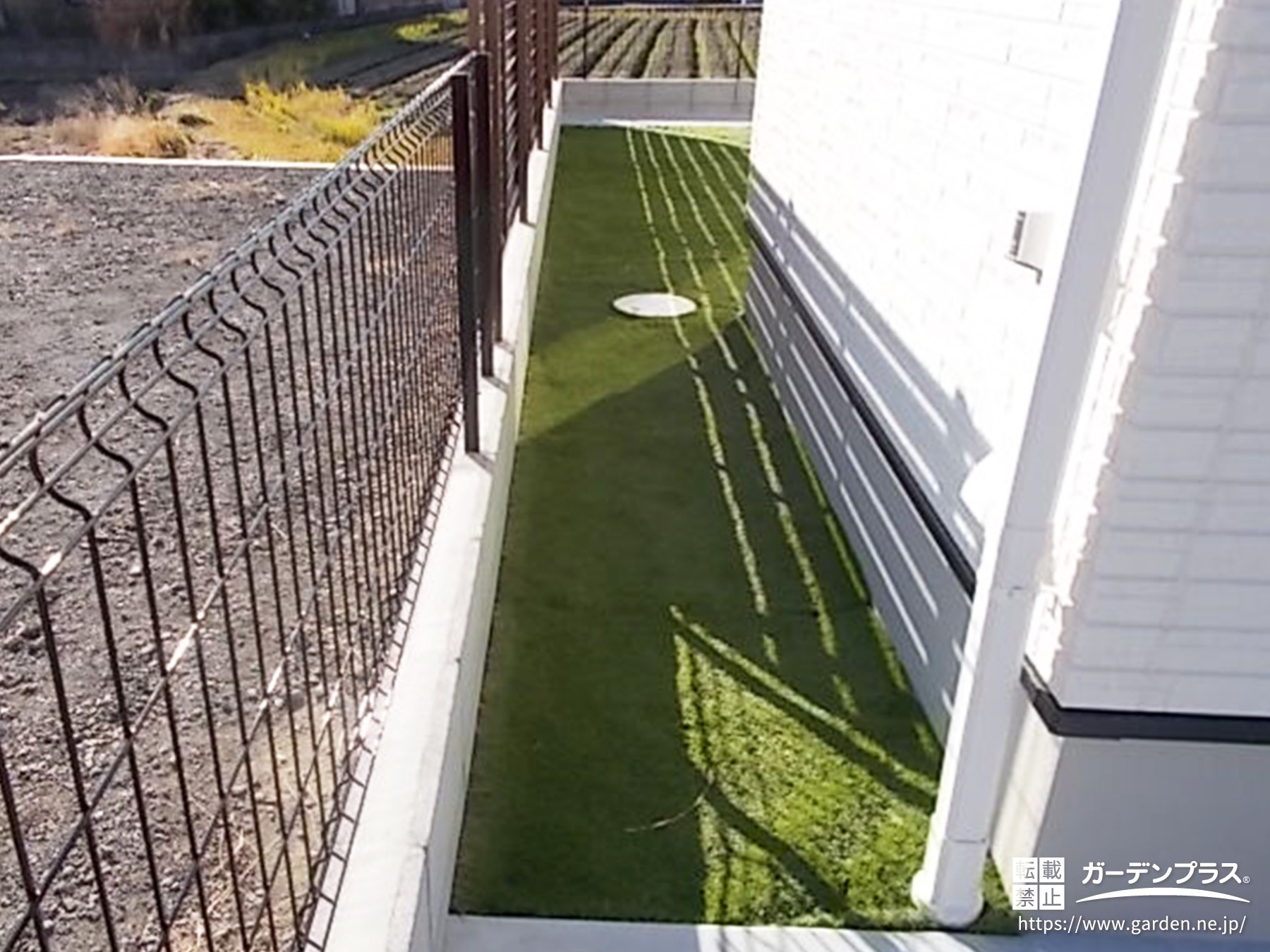 圧迫感なく境界を区切るフェンス