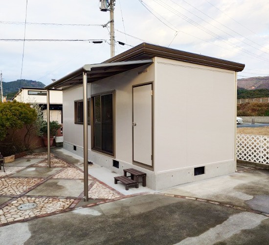 庭に趣味の作業スペースを作りませんか？ヨドハウス設置とテラス屋根で叶える理想の庭の外構リフォーム工事