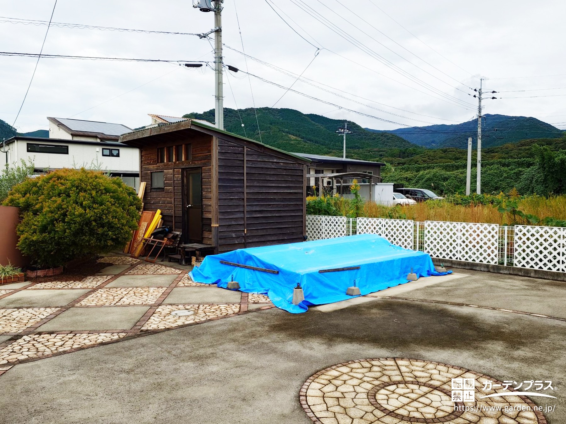 以前作業スペースとして使用されていた小屋