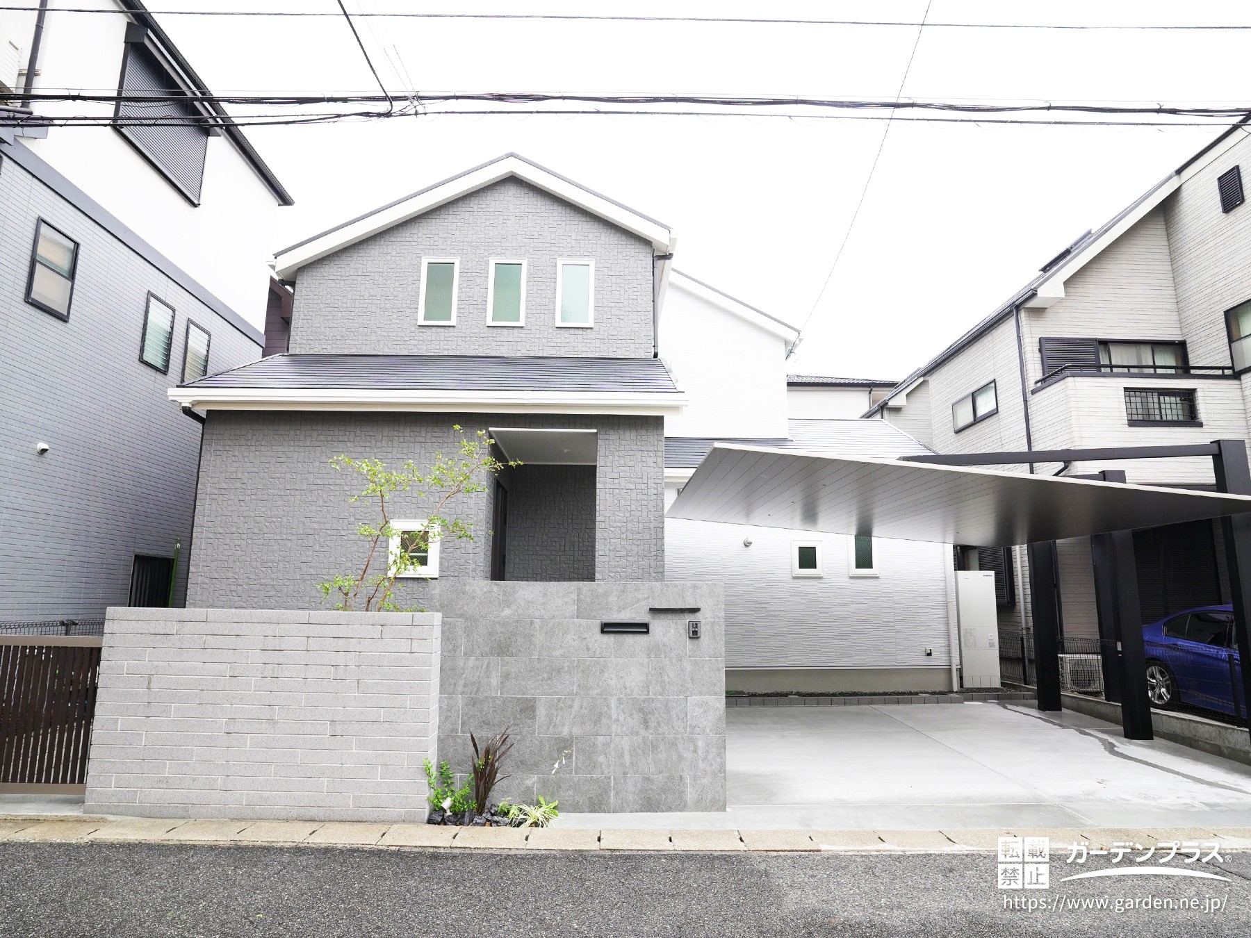 門まわりを「家の顔」として主役にしたモダンな新築外構