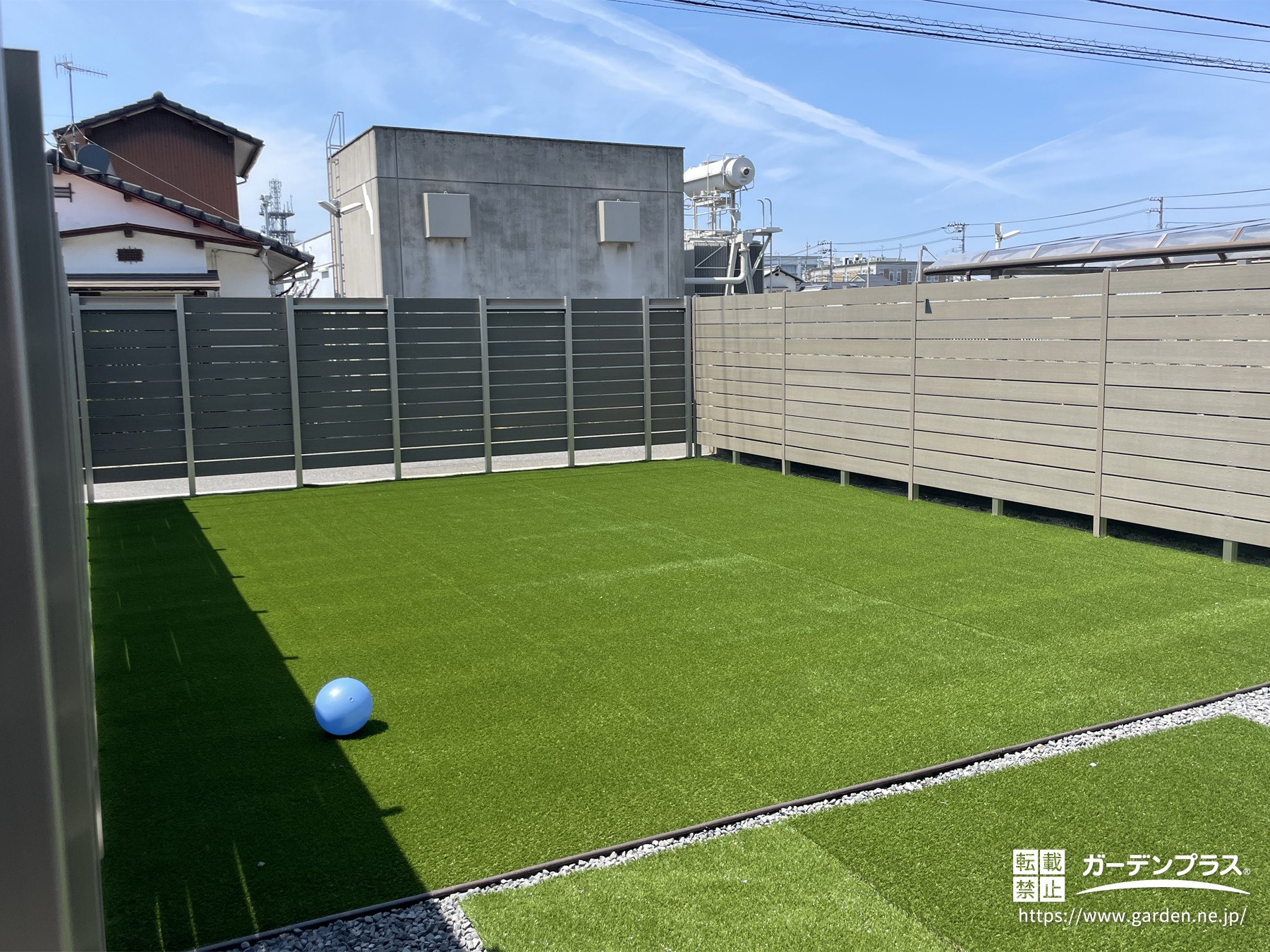 柔らかな肌触りの人工芝