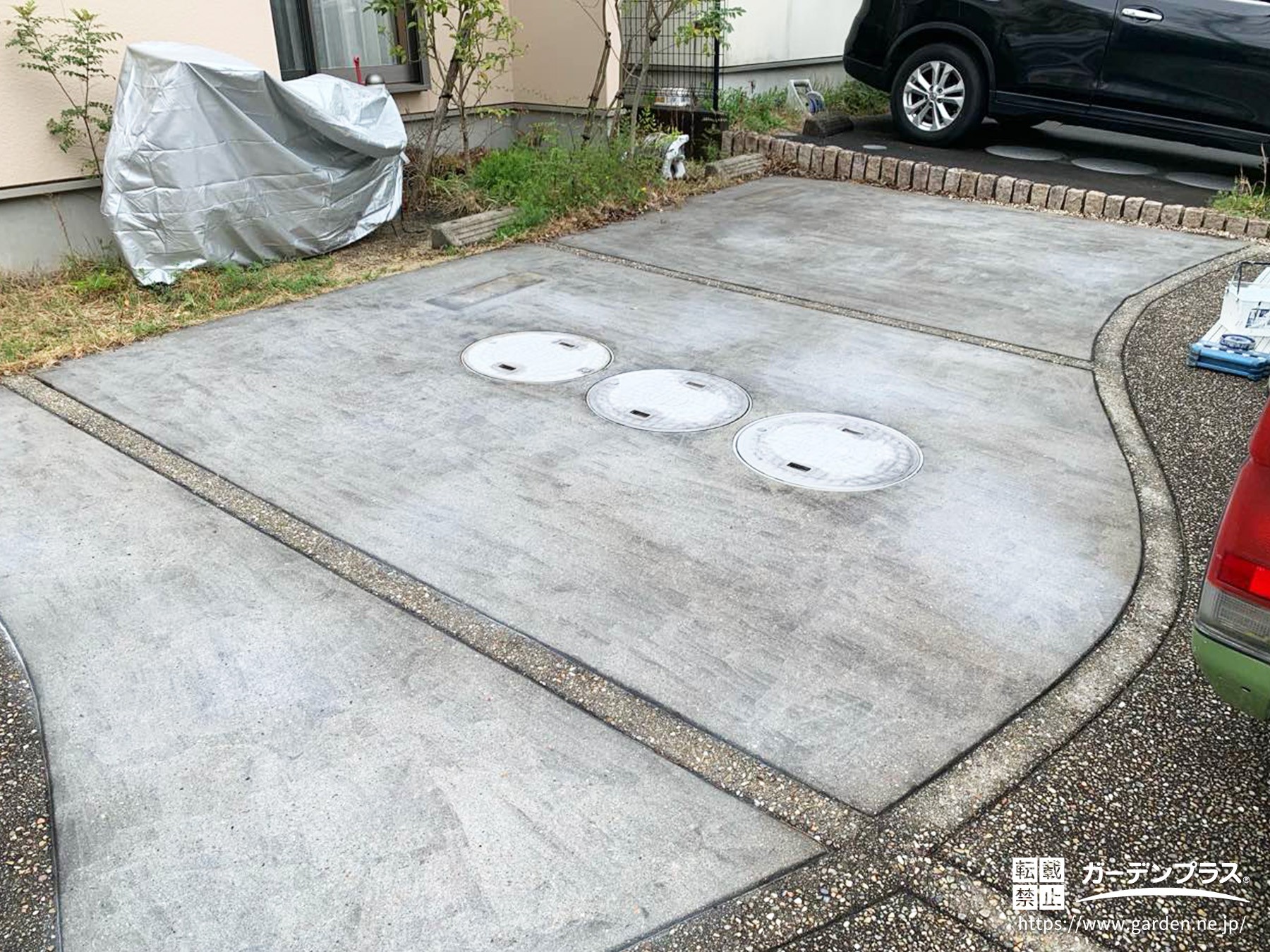 リフォーム前のシンプルな駐車スペース