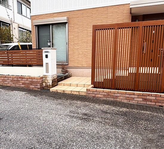 玄関前にレンガの花壇を新設!お手入れしやすく美しいお庭へ外構リフォーム工事