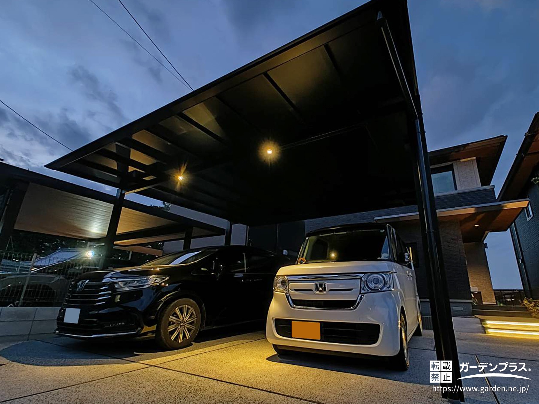 ブラックポリカの照明