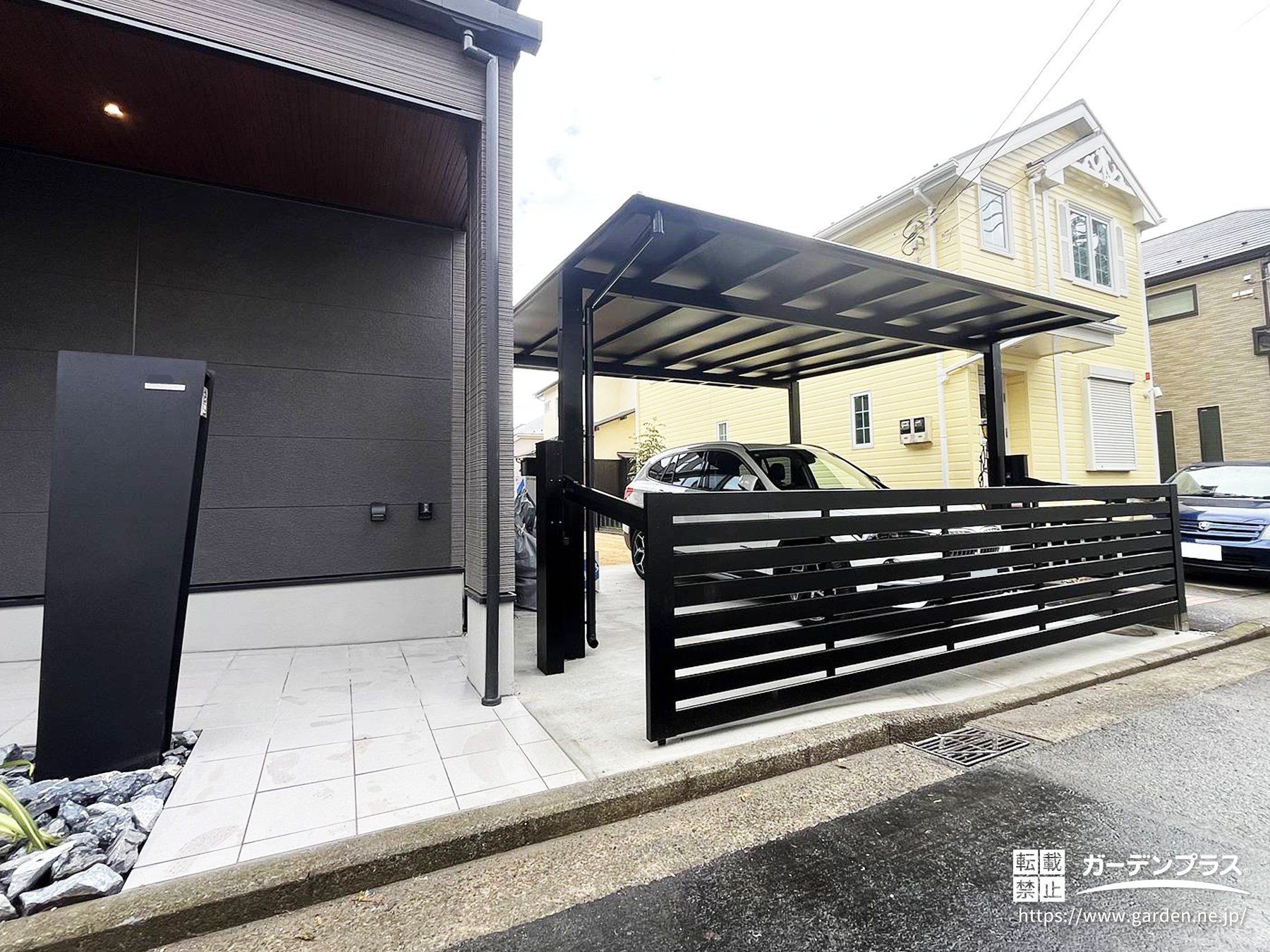 黒好きのためのセミクローズ外構施工例